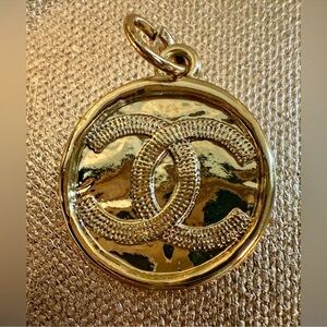 All kinds of luxury charms and buttons!